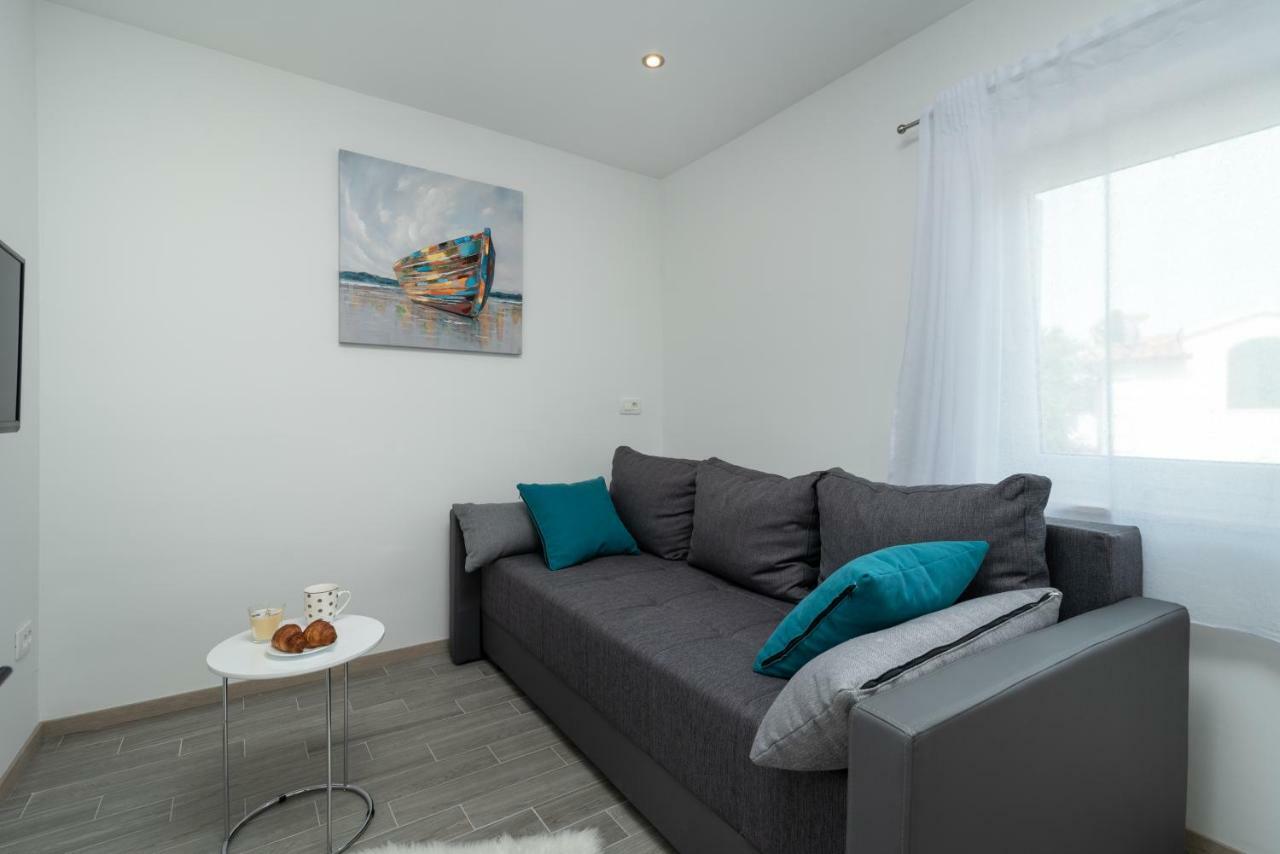 Apartmani Dalmacija Seget Vranjica Exterior photo