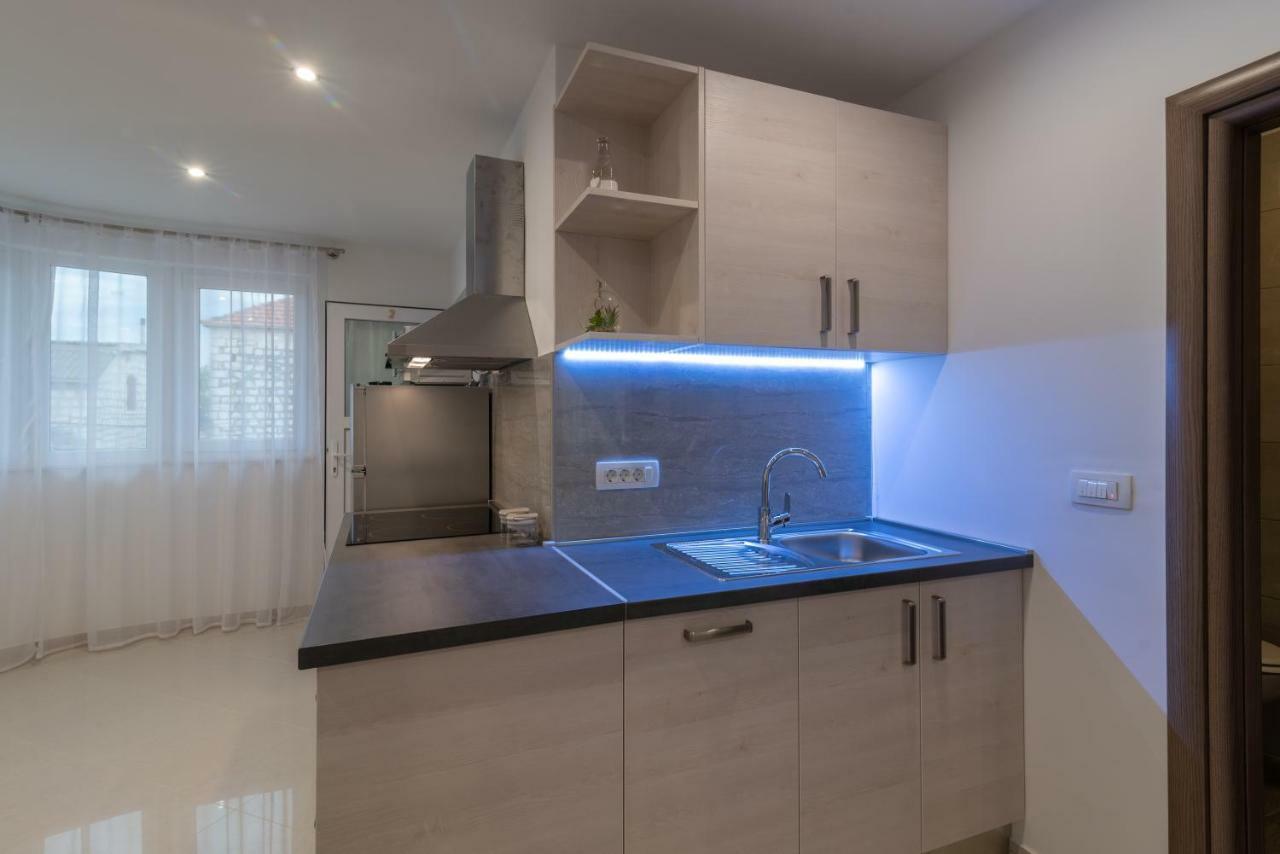 Apartmani Dalmacija Seget Vranjica Exterior photo