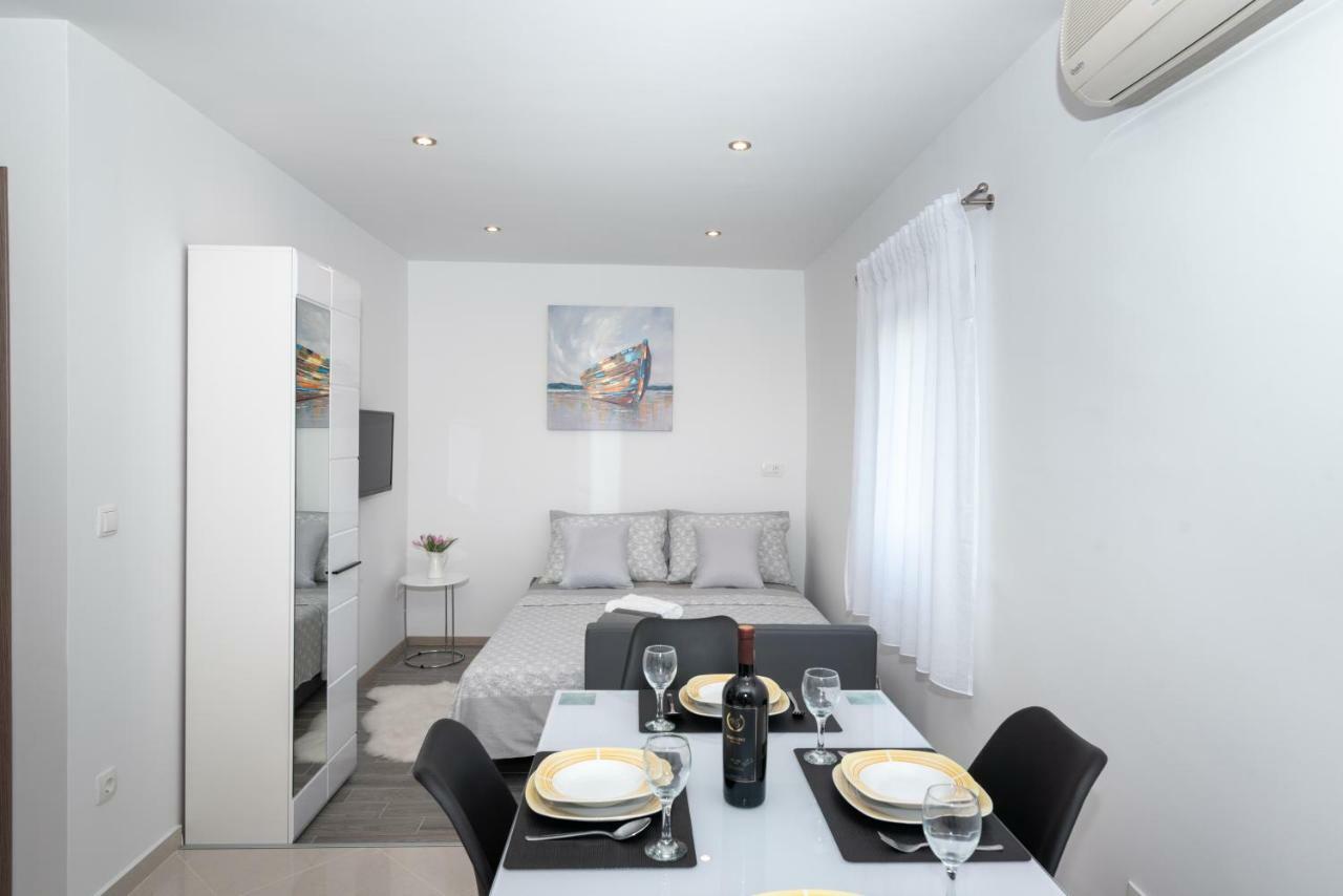 Apartmani Dalmacija Seget Vranjica Exterior photo