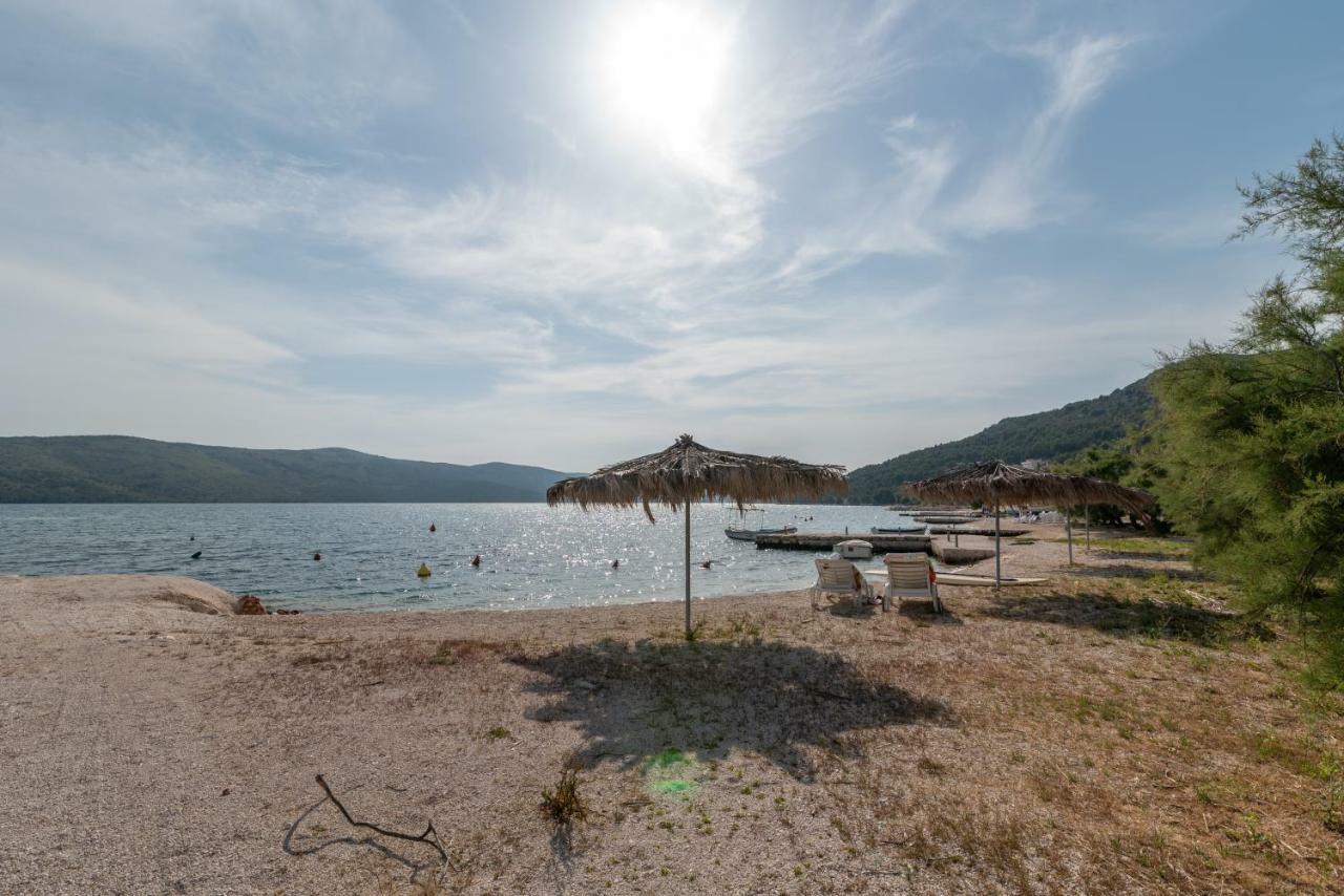 Apartmani Dalmacija Seget Vranjica Exterior photo