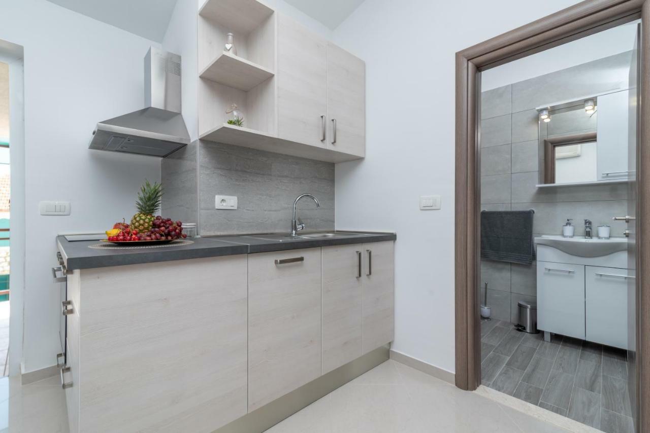 Apartmani Dalmacija Seget Vranjica Exterior photo