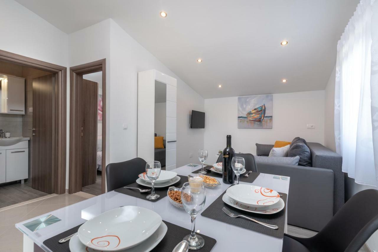 Apartmani Dalmacija Seget Vranjica Exterior photo